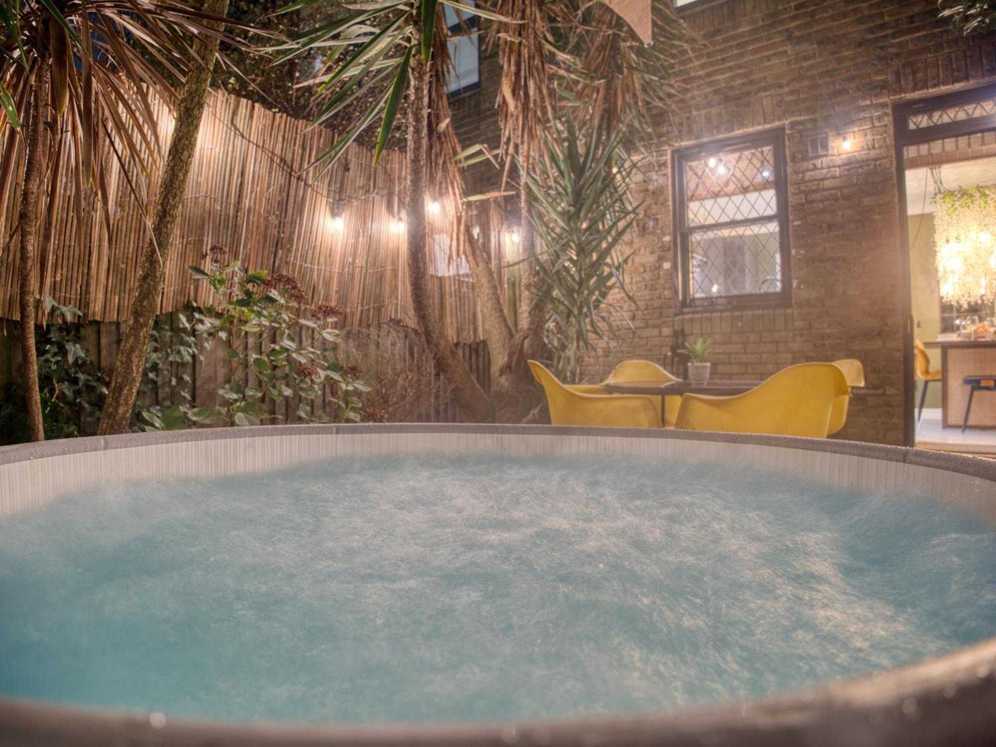 London Fulham - Hot Tub, Parking, Games & Cinema Room Экстерьер фото